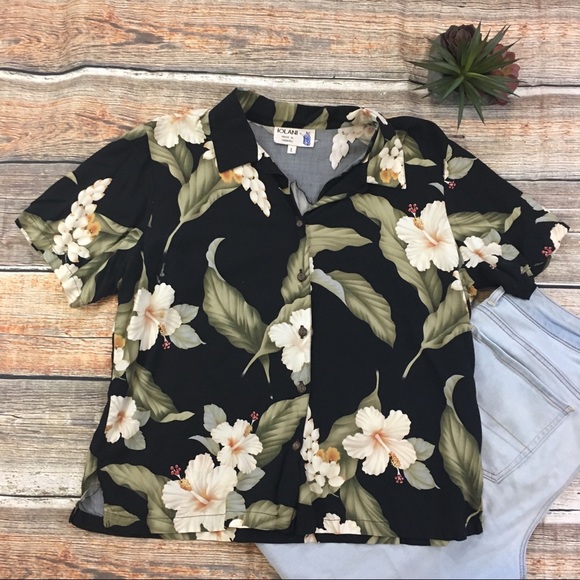 iolani Tops - SOLD ❌ Iolani | Hawaiian Black Floral Blouse